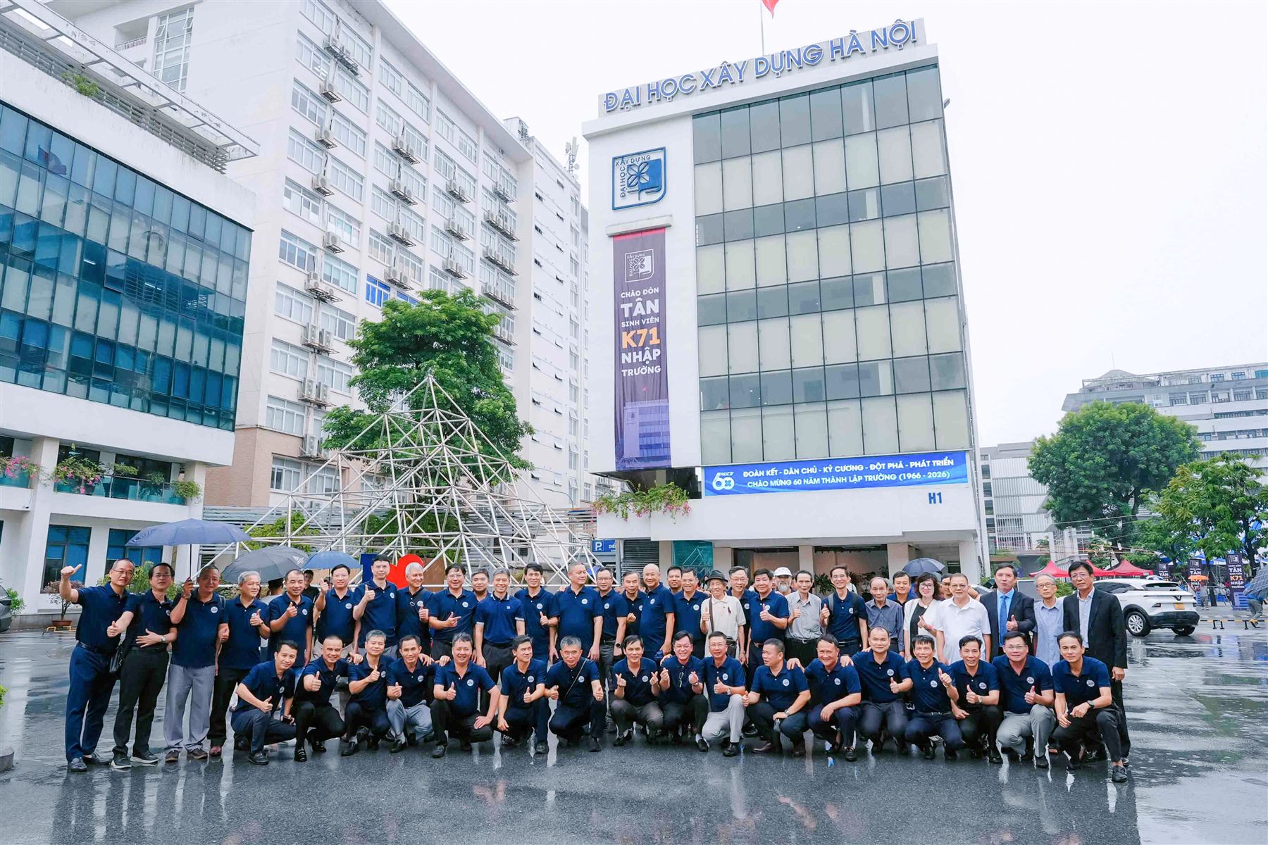 Đồng phục doanh nghiệp — giải pháp đồng bộ hình ảnh thương hiệu